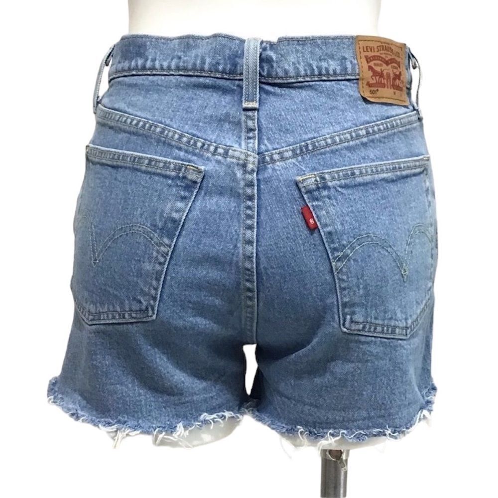 Levi’s Cutoff Shorts Blue 501 Button Fly Raw Hem Shorts Size W 28